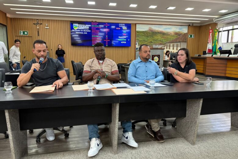 Elias Lima suspende “tema livre” na Câmara de Itabira e atribui medida ao Regimento Interno e período eleitoral Elias Lima suspende “tema livre” na Câmara de Itabira e atribui medida ao Regimento Interno e período eleitoral