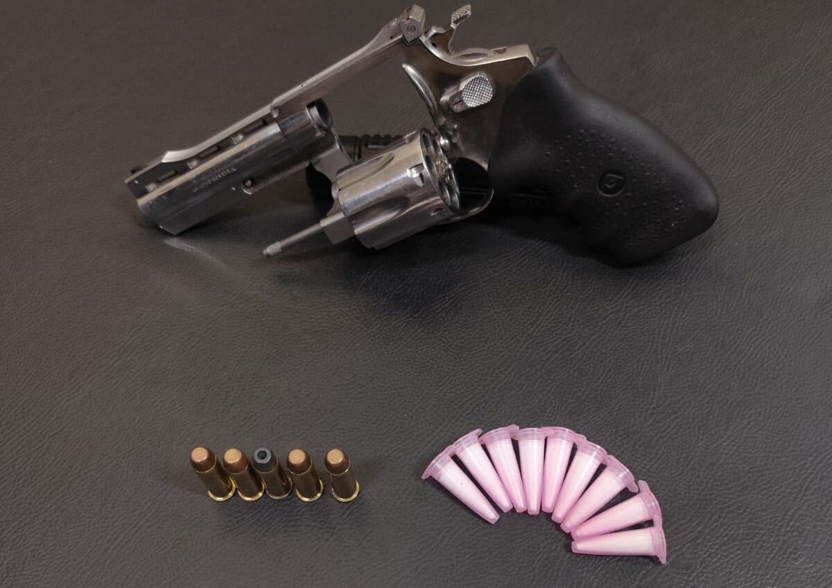 Polícia Militar prende homem e apreende revólver com numeração raspada em Barão de Cocais