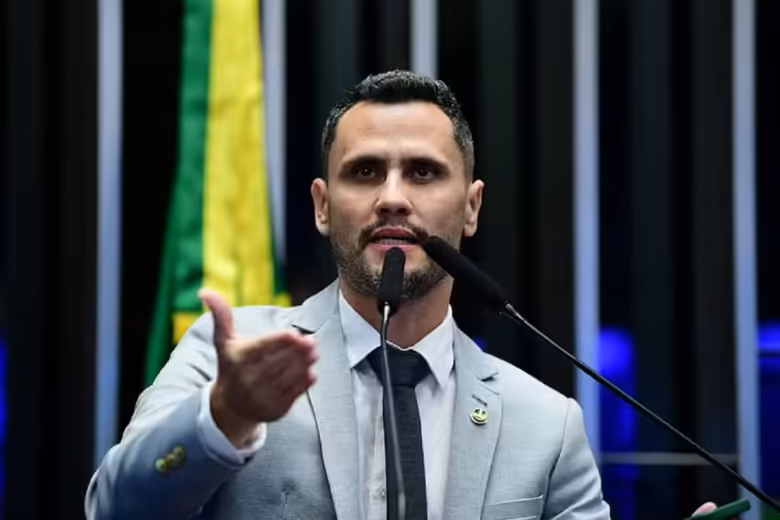 Desistiu de desistir! Cleitinho volta atrás e anuncia que pretende concorrer ao Governo de Minas