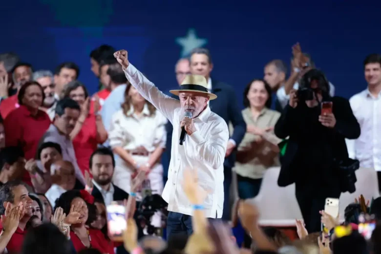 Lula é confirmado pelo PT como candidato à Presidência nas eleições de 2026