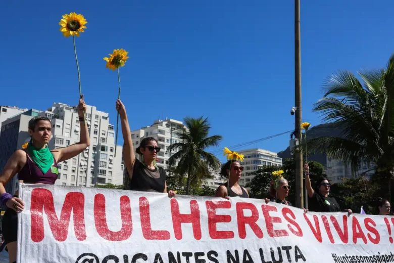 Projeto de Lei da Misoginia mobiliza manifestações em cidades de todas as regiões do país Projeto de Lei da Misoginia mobiliza manifestações em cidades de todas as regiões do país