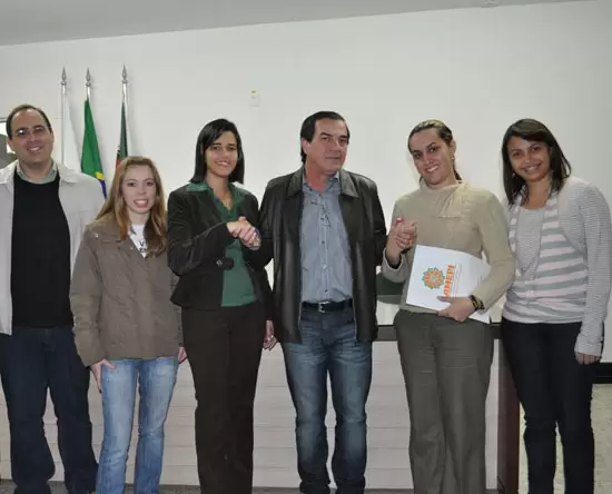 Amepi e Uemg firmam parceria para desenvolvimento de projetos ambientais Amepi e Uemg firmam parceria para desenvolvimento de projetos ambientais