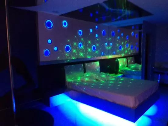 Motel Carinhos e Carícias apresenta nova suíte Safira