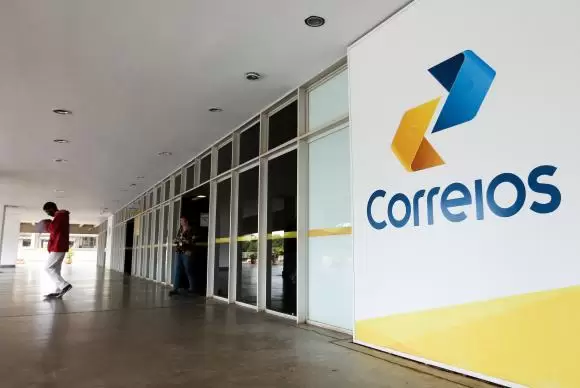 Crise dos Correios deixa funcionários com salários atrasados