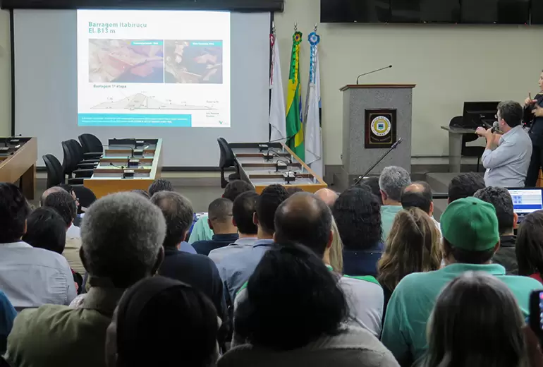 ‘Não haverá alteração do nível de risco’, garante engenheiro da Vale sobre alteamento de Itabiruçu ‘Não haverá alteração do nível de risco’, garante engenheiro da Vale sobre alteamento de Itabiruçu
