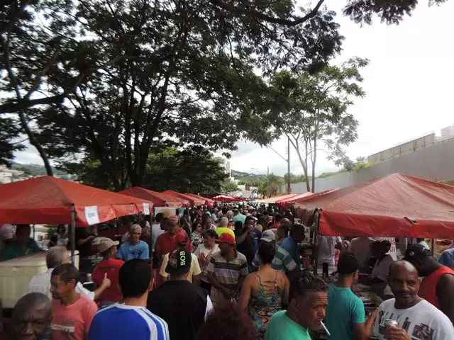 Proibição de bebidas alcoólicas na feira livre é medida de segurança, diz Prefeitura Proibição de bebidas alcoólicas na feira livre é medida de segurança, diz Prefeitura