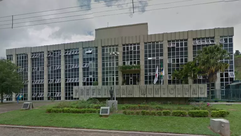 Desembargador autoriza Prefeitura a retomar pagamento de salários reajustados a vice e secretários