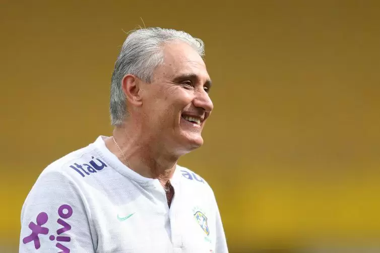 Tite processa Neto por ser xingado de “babaca”, “idiota” e “vagabundo” Tite processa Neto por ser xingado de “babaca”, “idiota” e “vagabundo”
