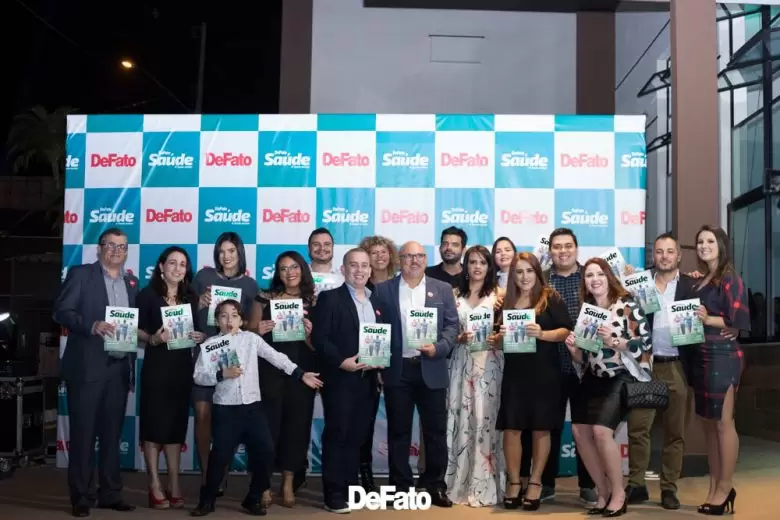 Revista DeFato Saúde & Bem-Estar é lançada em noite de comemoração em Itabira Revista DeFato Saúde & Bem-Estar é lançada em noite de comemoração em Itabira