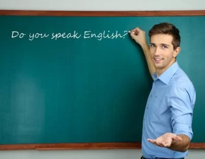 The book is on the table: tem vaga para professor de inglês no Sine Itabira The book is on the table: tem vaga para professor de inglês no Sine Itabira