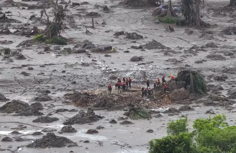 Tragédia de Mariana: municípios recebem proposta para abrir mão de ações contra mineradoras