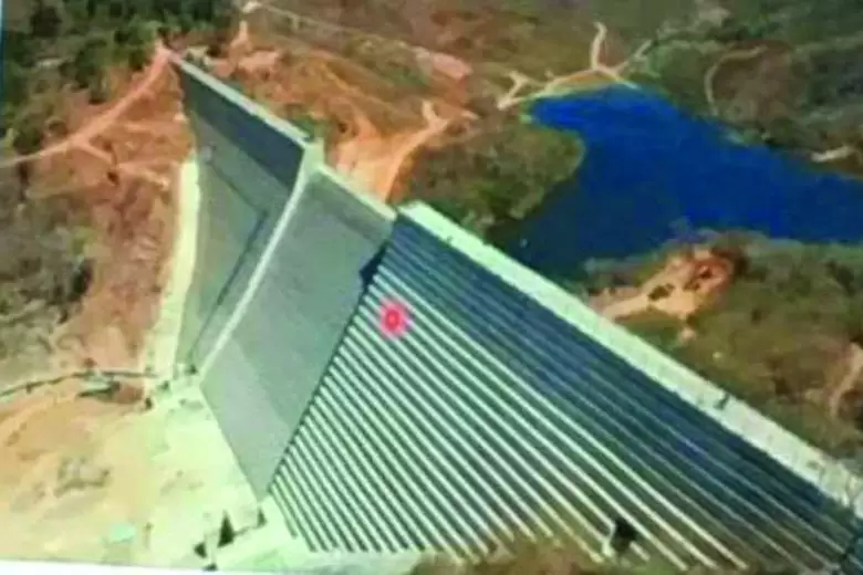 Começa a aplicação de concreto no muro de Barão de Cocais Começa a aplicação de concreto no muro de Barão de Cocais