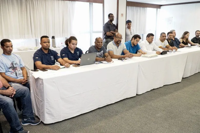 Sindicatos insistem em estabilidade para trabalhadores e abandonam mesa de acordo coletivo da Vale Sindicatos insistem em estabilidade para trabalhadores e abandonam mesa de acordo coletivo da Vale