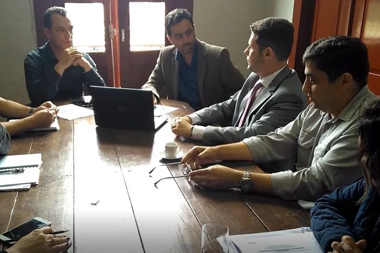 Prefeitos debatem com Samarco sobre retorno das atividades