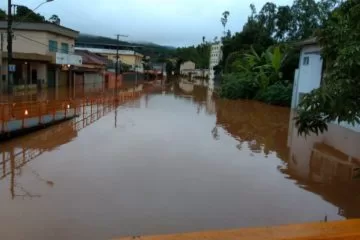Moradores de municípios afetados por chuvas já podem sacar o Bolsa Família