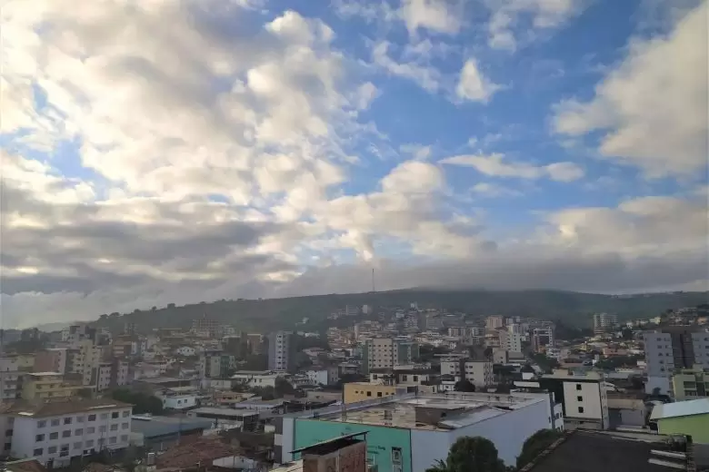 Domingo com temperaturas mais amenas e possibilidade de chuva; confira a previsão do tempo Domingo com temperaturas mais amenas e possibilidade de chuva; confira a previsão do tempo