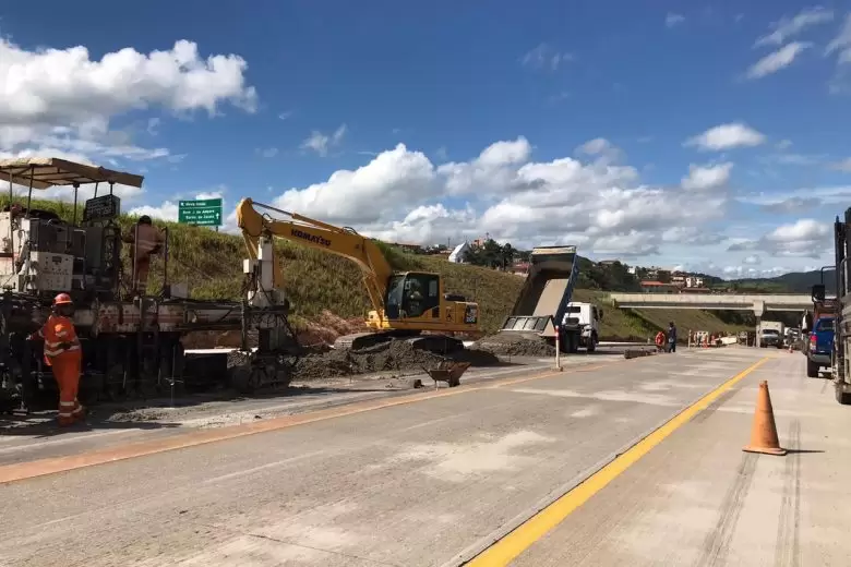 Em meio à pandemia, obras de duplicação da BR-381 são mantidas Em meio à pandemia, obras de duplicação da BR-381 são mantidas
