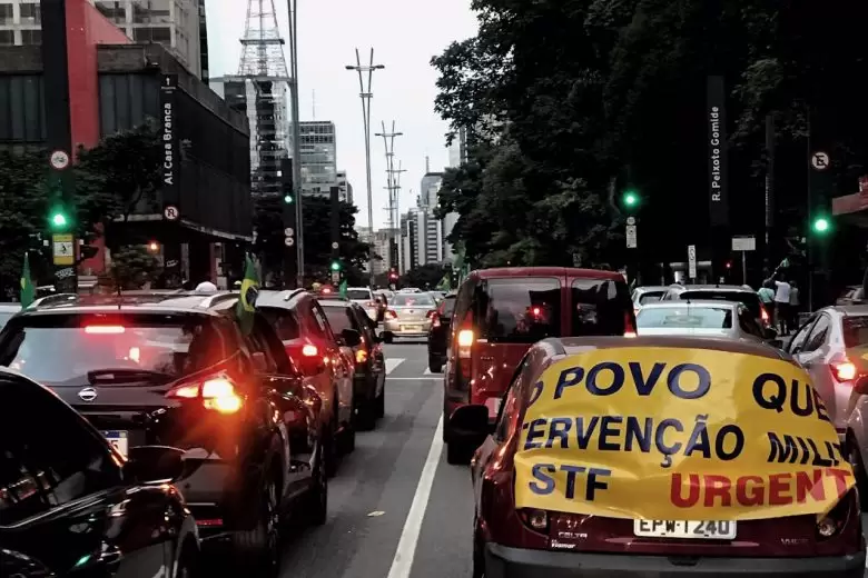 Ditadura? Vocês perderam o juízo?! Ditadura? Vocês perderam o juízo?!