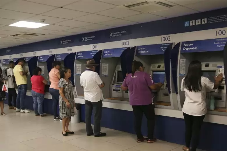 Beneficiários já podem sacar o auxílio emergencial em dinheiro; veja calendário Beneficiários já podem sacar o auxílio emergencial em dinheiro; veja calendário