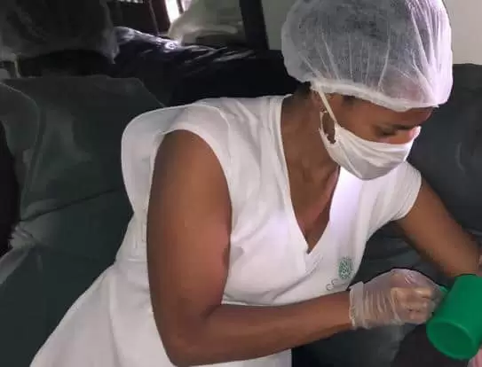 Zelo que salva vidas: cuidadores relatam dia a dia com idosos em meio à pandemia Zelo que salva vidas: cuidadores relatam dia a dia com idosos em meio à pandemia