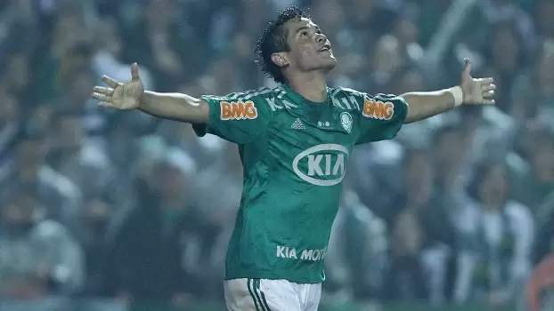 Betinho relembra gol que o fez entrar para a história do Palmeiras: “A ficha só caiu depois de uma semana”