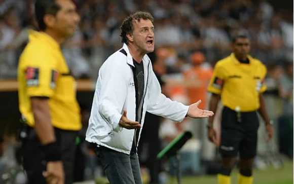 Vice vê erro de Cuca na final da Libertadores e lembra: ‘Corremos riscos’ Vice vê erro de Cuca na final da Libertadores e lembra: ‘Corremos riscos’