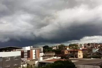 “Alô, o final de semana chegou! Em casa é que eu não vou ficar”: mas antes confira a previsão do tempo!