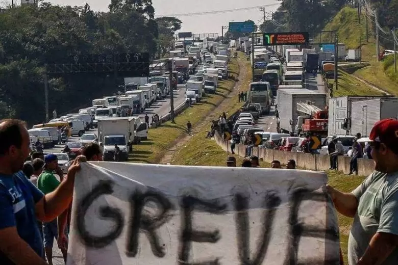 Afinal, vai ter greve dos caminhoneiros nesse domingo? Afinal, vai ter greve dos caminhoneiros nesse domingo?