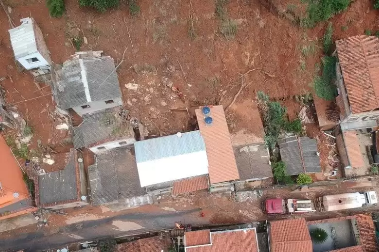 Santa Maria: bombeiros ajudam na recuperação de pertences pessoais Santa Maria: bombeiros ajudam na recuperação de pertences pessoais