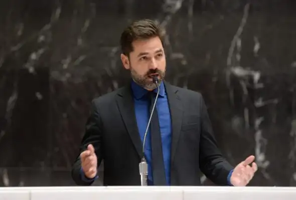 Na ALMG, Bernardo Mucida cobra asfaltamento da estrada Carmo-Ipoema