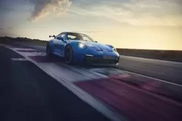 Porsche revela o novo 911 GT3 com 510 cv
