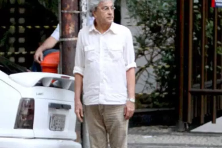 Momento histórico: há 10 anos, Caetano Veloso estacionava no Leblon Momento histórico: há 10 anos, Caetano Veloso estacionava no Leblon