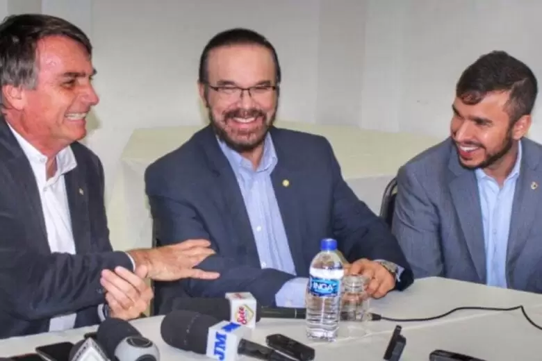 Lincoln e Léo Portela anunciam o envio de R$ 1,7 milhão em emendas para Itabira Lincoln e Léo Portela anunciam o envio de R$ 1,7 milhão em emendas para Itabira