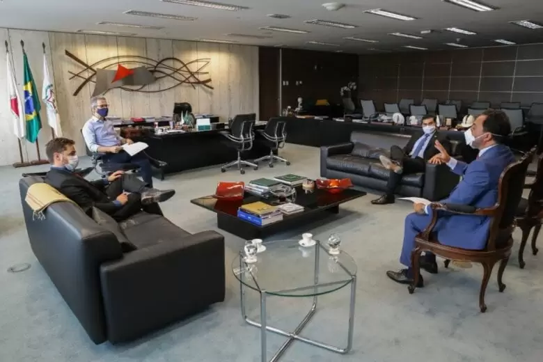 Reunião entre Bernardo Mucida, Marco Antônio Lage e Romeu Zema estreita relações pelo desenvolvimento regional Reunião entre Bernardo Mucida, Marco Antônio Lage e Romeu Zema estreita relações pelo desenvolvimento regional
