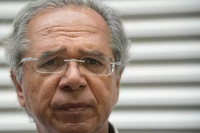 FIES bancou “até filho de porteiro”, diz Guedes