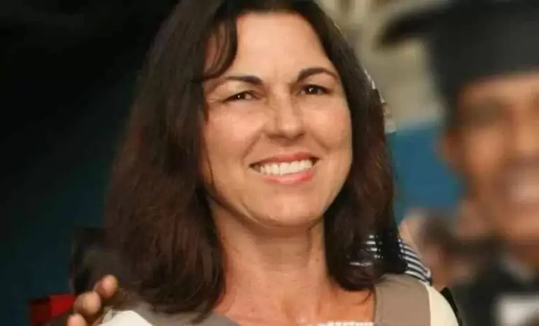 Morre professora da escola de Ipatinga que teve surto de Covid-19 Morre professora da escola de Ipatinga que teve surto de Covid-19