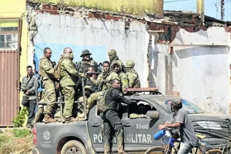 ‘Para mim, a vida acabou’, diz mãe de Lázaro Barbosa depois de ser ameaçada ‘Para mim, a vida acabou’, diz mãe de Lázaro Barbosa depois de ser ameaçada