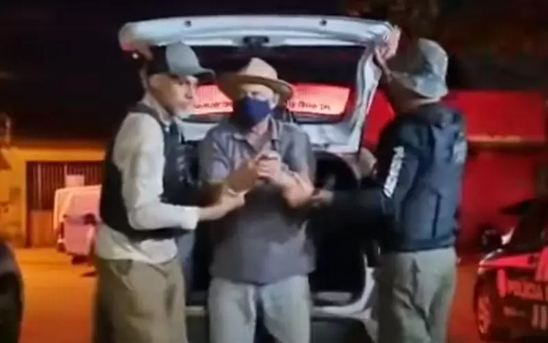 Caçada a Lázaro Barbosa chega ao 17º dia com prisão de duas pessoas, veja o vídeo Caçada a Lázaro Barbosa chega ao 17º dia com prisão de duas pessoas, veja o vídeo