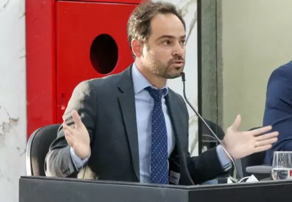 Neidson define a atual situação da Prefeitura: “tem dinheiro, falta gestão”