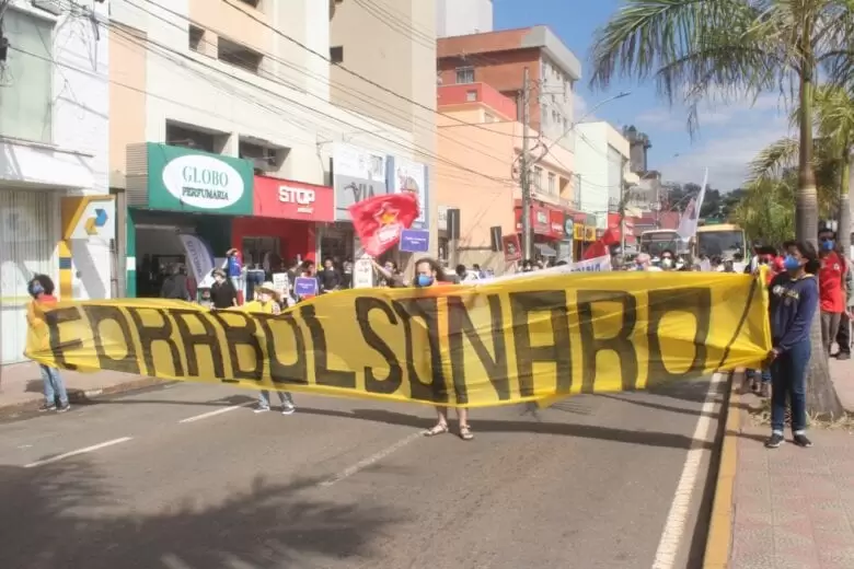 Itabira: movimentos sociais realizam novo protesto contra o governo Bolsonaro Itabira: movimentos sociais realizam novo protesto contra o governo Bolsonaro