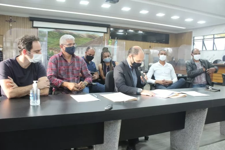 Itabira: vereadores seguem debatendo projeto de lei que autoriza convênio com Hemominas Itabira: vereadores seguem debatendo projeto de lei que autoriza convênio com Hemominas
