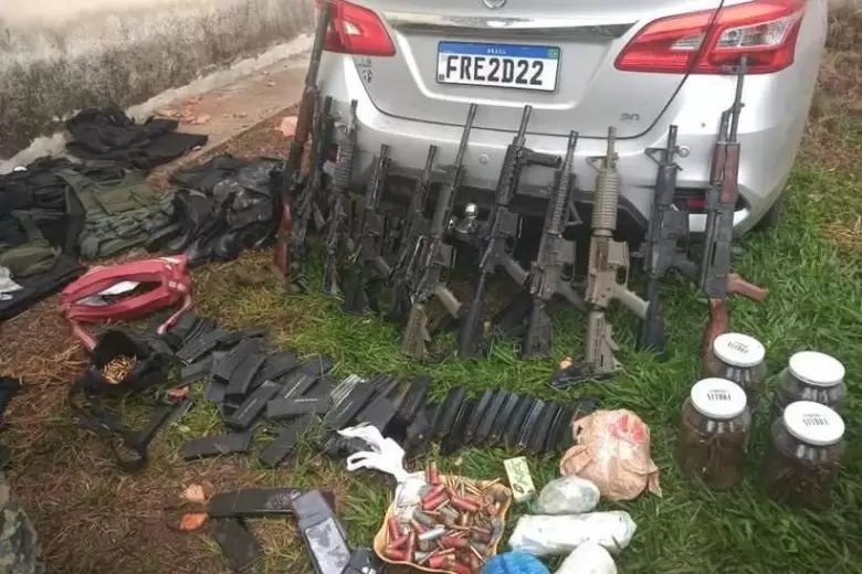 Confronto termina com vários bandidos mortos em Minas Confronto termina com vários bandidos mortos em Minas