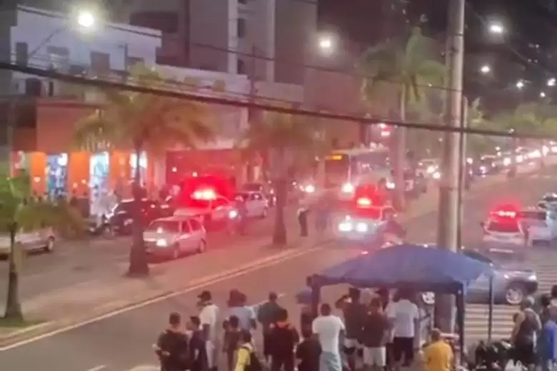 Casal é detido com revólver na avenida João Pinheiro Casal é detido com revólver na avenida João Pinheiro