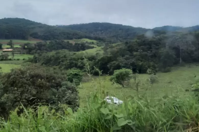 Óleo na pista provoca acidentes e interdita rodovias na região de Santa Barbara Óleo na pista provoca acidentes e interdita rodovias na região de Santa Barbara