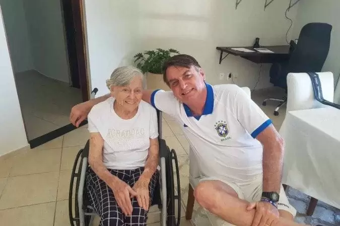 Olinda, mãe de Jair Bolsonaro, morre aos 94 anos