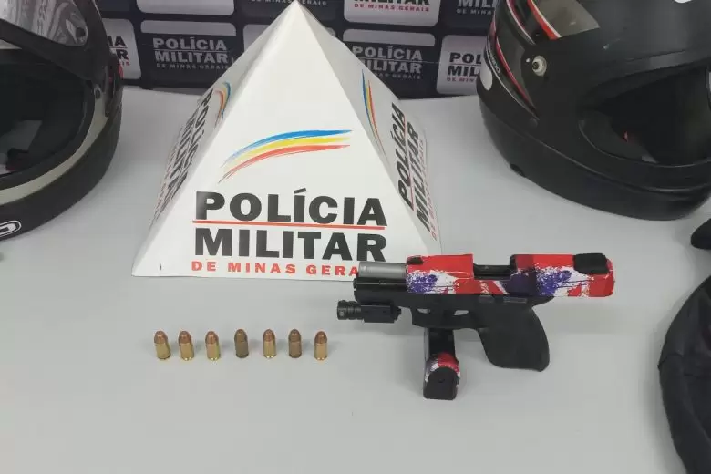 PM detém suspeitos após adolescentes serem mortos no Pronto-Socorro PM detém suspeitos após adolescentes serem mortos no Pronto-Socorro