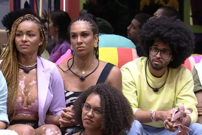 Noite do BBB 22 tem primeiro eliminado e cobrança de Tadeu ao elenco Noite do BBB 22 tem primeiro eliminado e cobrança de Tadeu ao elenco
