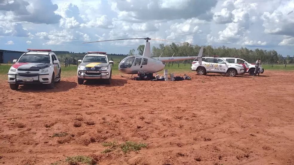 Polícia apreende helicóptero com quase 250kg de cocaína