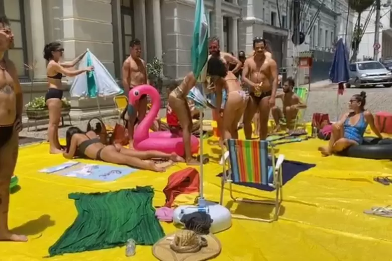 Evento ‘Praia’, em Juiz de Fora, causa divergência de opiniões nas redes sociais Evento ‘Praia’, em Juiz de Fora, causa divergência de opiniões nas redes sociais