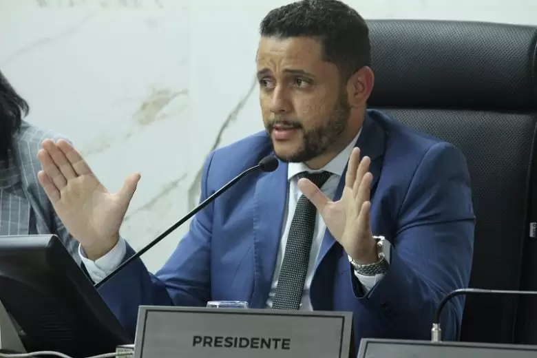 Vetão sugere que ex-secretário “utiliza recursos públicos para afrontar o Legislativo” Vetão sugere que ex-secretário “utiliza recursos públicos para afrontar o Legislativo”